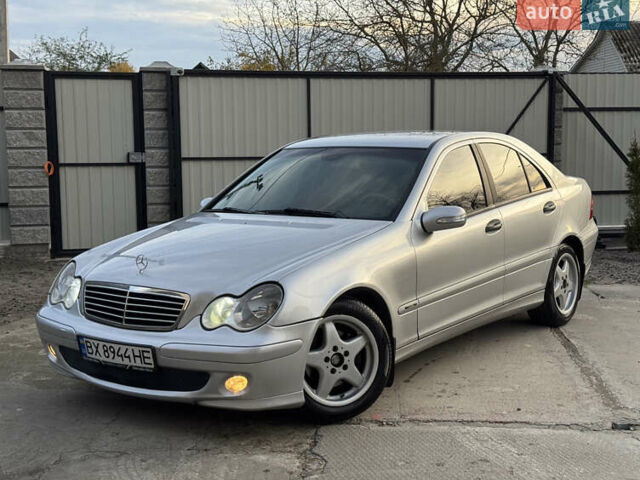 Сірий Мерседес Ц-Клас, об'ємом двигуна 2.2 л та пробігом 245 тис. км за 5550 $, фото 3 на Automoto.ua