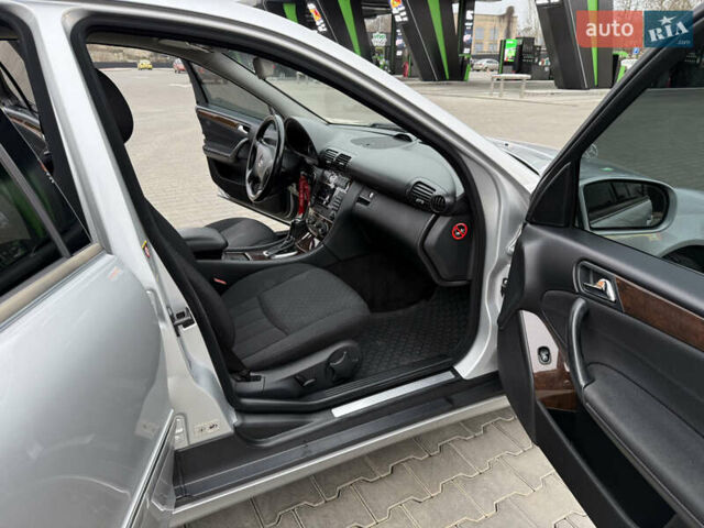 Сірий Мерседес Ц-Клас, об'ємом двигуна 1.8 л та пробігом 225 тис. км за 6700 $, фото 32 на Automoto.ua