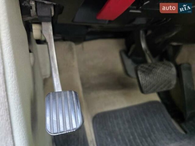 Серый Мерседес Ц-Класс, объемом двигателя 1.8 л и пробегом 176 тыс. км за 7500 $, фото 137 на Automoto.ua