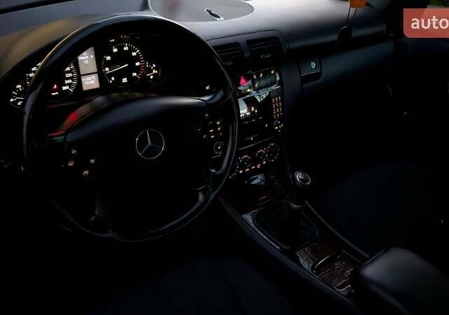 Сірий Мерседес Ц-Клас, об'ємом двигуна 1.8 л та пробігом 250 тис. км за 6950 $, фото 36 на Automoto.ua