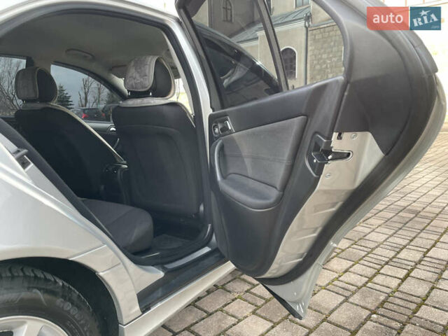 Серый Мерседес Ц-Класс, объемом двигателя 1.8 л и пробегом 211 тыс. км за 7770 $, фото 7 на Automoto.ua