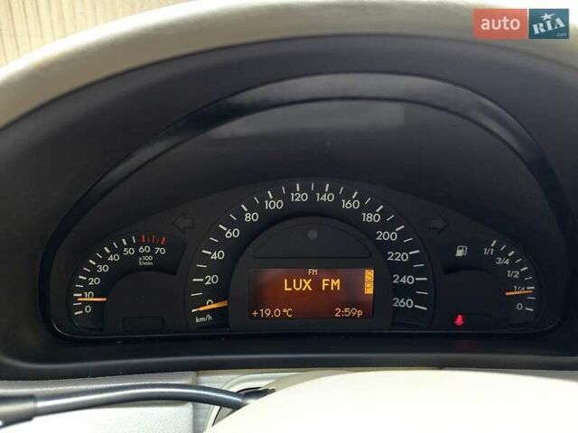 Серый Мерседес Ц-Класс, объемом двигателя 1.8 л и пробегом 176 тыс. км за 7500 $, фото 143 на Automoto.ua