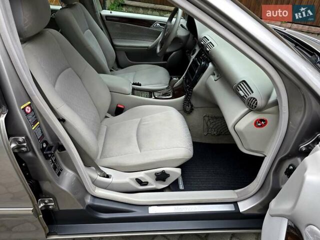 Серый Мерседес Ц-Класс, объемом двигателя 1.8 л и пробегом 176 тыс. км за 7500 $, фото 99 на Automoto.ua