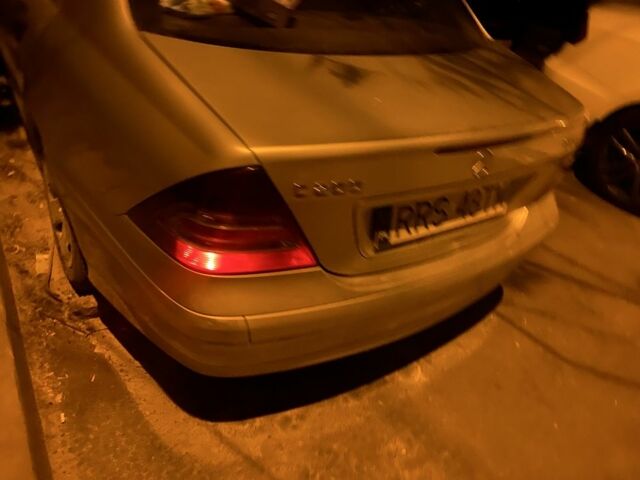 Серый Мерседес Ц-Класс, объемом двигателя 0 л и пробегом 493 тыс. км за 2589 $, фото 2 на Automoto.ua