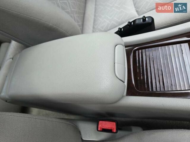 Серый Мерседес Ц-Класс, объемом двигателя 1.8 л и пробегом 176 тыс. км за 7500 $, фото 90 на Automoto.ua