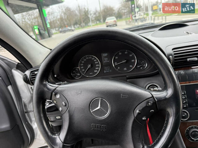 Сірий Мерседес Ц-Клас, об'ємом двигуна 1.8 л та пробігом 225 тис. км за 6700 $, фото 28 на Automoto.ua