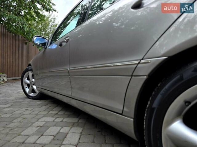 Серый Мерседес Ц-Класс, объемом двигателя 1.8 л и пробегом 176 тыс. км за 7500 $, фото 17 на Automoto.ua