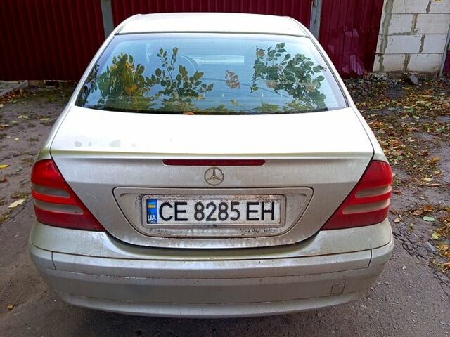 Серый Мерседес Ц-Класс, объемом двигателя 2.1 л и пробегом 270 тыс. км за 5000 $, фото 3 на Automoto.ua