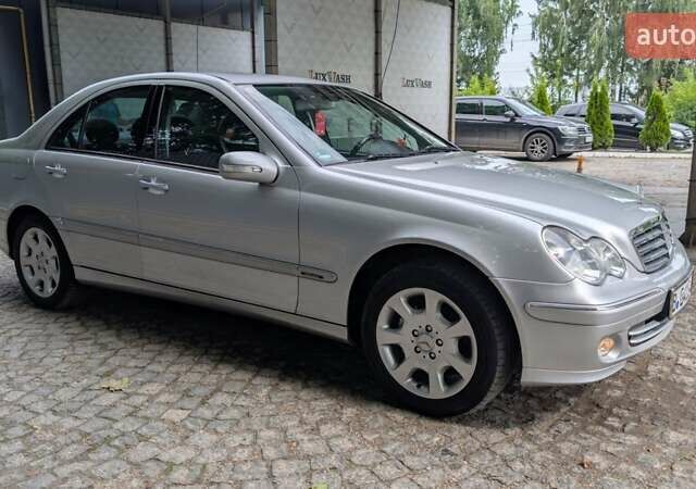 Сірий Мерседес Ц-Клас, об'ємом двигуна 1.8 л та пробігом 250 тис. км за 6950 $, фото 8 на Automoto.ua