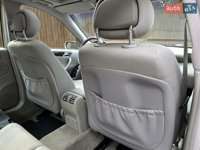 Серый Мерседес Ц-Класс, объемом двигателя 1.8 л и пробегом 176 тыс. км за 7500 $, фото 127 на Automoto.ua