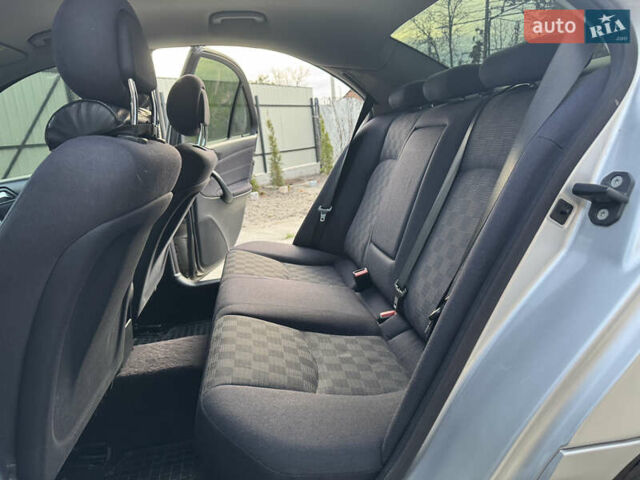 Сірий Мерседес Ц-Клас, об'ємом двигуна 2.2 л та пробігом 245 тис. км за 5550 $, фото 24 на Automoto.ua