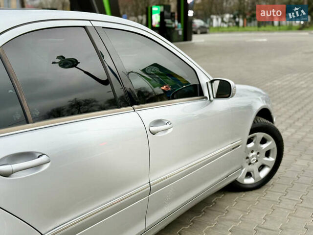 Сірий Мерседес Ц-Клас, об'ємом двигуна 1.8 л та пробігом 225 тис. км за 6700 $, фото 22 на Automoto.ua