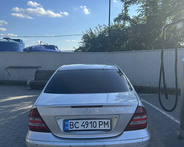 Серый Мерседес Ц-Класс, объемом двигателя 2.15 л и пробегом 284 тыс. км за 6000 $, фото 8 на Automoto.ua