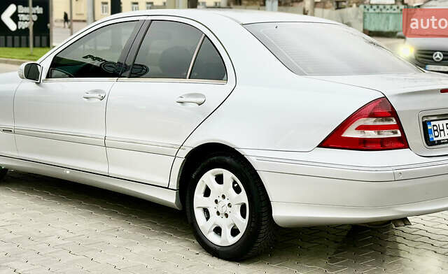 Сірий Мерседес Ц-Клас, об'ємом двигуна 1.8 л та пробігом 225 тис. км за 6700 $, фото 9 на Automoto.ua