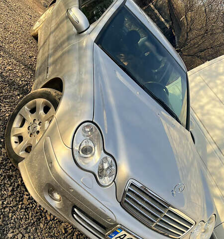 Сірий Мерседес Ц-Клас, об'ємом двигуна 1.8 л та пробігом 215 тис. км за 5000 $, фото 1 на Automoto.ua