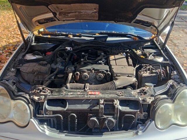 Сірий Мерседес Ц-Клас, об'ємом двигуна 1.8 л та пробігом 298 тис. км за 3300 $, фото 16 на Automoto.ua