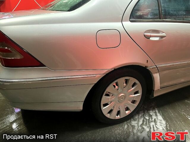 Серый Мерседес Ц-Класс, объемом двигателя 1.8 л и пробегом 330 тыс. км за 3700 $, фото 9 на Automoto.ua