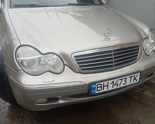 Серый Мерседес Ц-Класс, объемом двигателя 1.8 л и пробегом 245 тыс. км за 5200 $, фото 24 на Automoto.ua