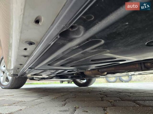 Серый Мерседес Ц-Класс, объемом двигателя 1.8 л и пробегом 176 тыс. км за 7500 $, фото 22 на Automoto.ua