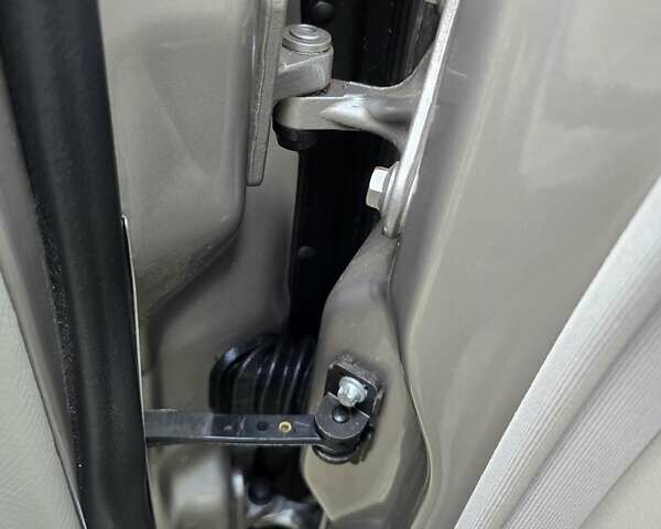 Серый Мерседес Ц-Класс, объемом двигателя 1.8 л и пробегом 176 тыс. км за 7500 $, фото 136 на Automoto.ua