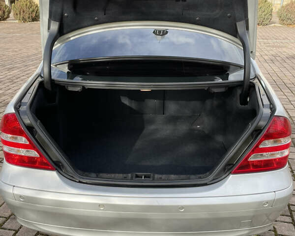 Серый Мерседес Ц-Класс, объемом двигателя 1.8 л и пробегом 211 тыс. км за 7770 $, фото 8 на Automoto.ua