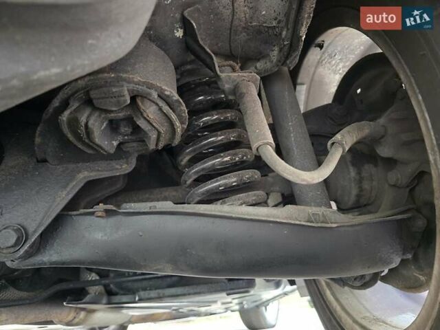 Серый Мерседес Ц-Класс, объемом двигателя 1.8 л и пробегом 176 тыс. км за 7500 $, фото 34 на Automoto.ua