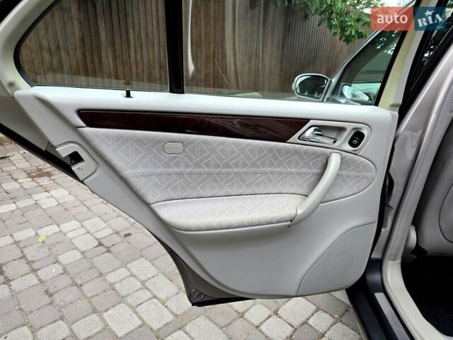Серый Мерседес Ц-Класс, объемом двигателя 1.8 л и пробегом 176 тыс. км за 7500 $, фото 169 на Automoto.ua