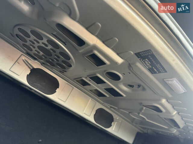 Сірий Мерседес Ц-Клас, об'ємом двигуна 2.2 л та пробігом 245 тис. км за 5550 $, фото 18 на Automoto.ua