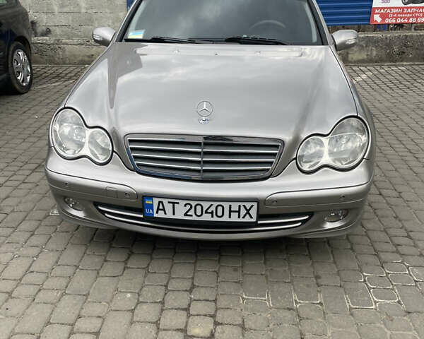 Сірий Мерседес Ц-Клас, об'ємом двигуна 1.8 л та пробігом 263 тис. км за 8600 $, фото 4 на Automoto.ua