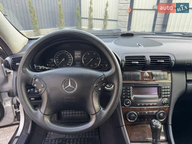 Сірий Мерседес Ц-Клас, об'ємом двигуна 2.2 л та пробігом 245 тис. км за 5550 $, фото 30 на Automoto.ua