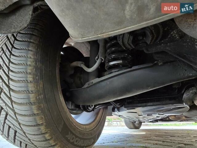 Серый Мерседес Ц-Класс, объемом двигателя 1.8 л и пробегом 176 тыс. км за 7500 $, фото 37 на Automoto.ua