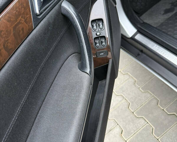 Сірий Мерседес Ц-Клас, об'ємом двигуна 1.8 л та пробігом 225 тис. км за 6700 $, фото 36 на Automoto.ua