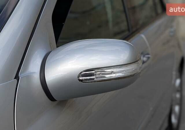 Сірий Мерседес Ц-Клас, об'ємом двигуна 1.8 л та пробігом 250 тис. км за 6950 $, фото 28 на Automoto.ua