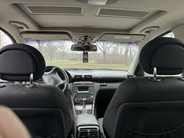 Серый Мерседес Ц-Класс, объемом двигателя 2.1 л и пробегом 500 тыс. км за 5400 $, фото 10 на Automoto.ua