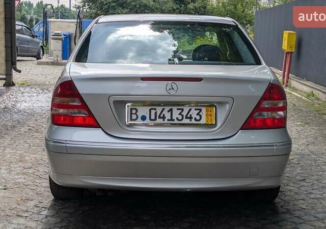 Сірий Мерседес Ц-Клас, об'ємом двигуна 1.8 л та пробігом 250 тис. км за 6950 $, фото 6 на Automoto.ua
