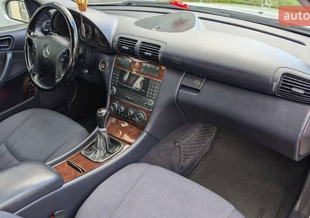 Сірий Мерседес Ц-Клас, об'ємом двигуна 1.8 л та пробігом 250 тис. км за 6950 $, фото 17 на Automoto.ua