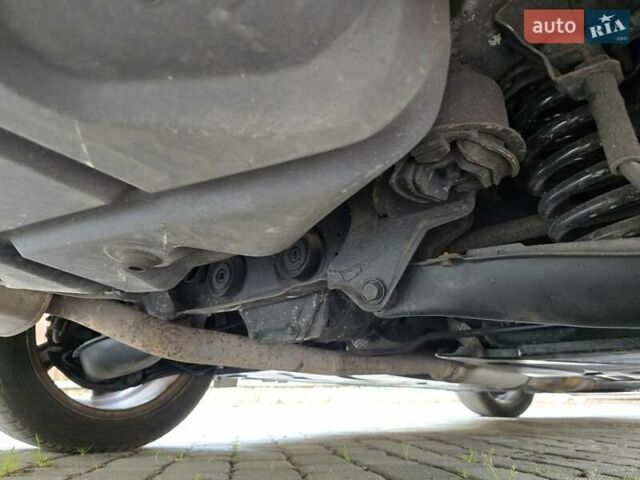 Серый Мерседес Ц-Класс, объемом двигателя 1.8 л и пробегом 176 тыс. км за 7500 $, фото 33 на Automoto.ua