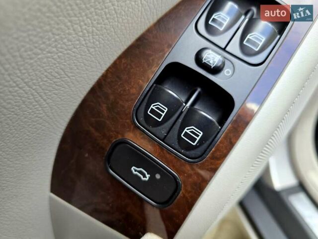 Серый Мерседес Ц-Класс, объемом двигателя 1.8 л и пробегом 176 тыс. км за 7500 $, фото 139 на Automoto.ua