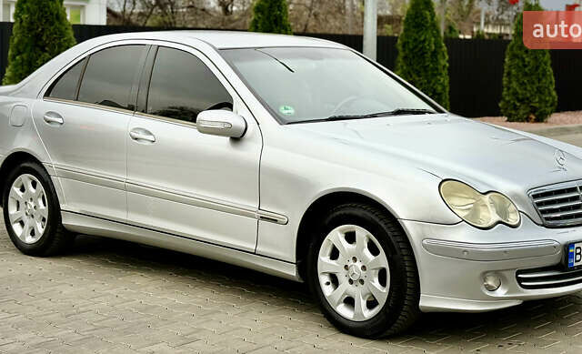 Сірий Мерседес Ц-Клас, об'ємом двигуна 1.8 л та пробігом 225 тис. км за 6700 $, фото 14 на Automoto.ua