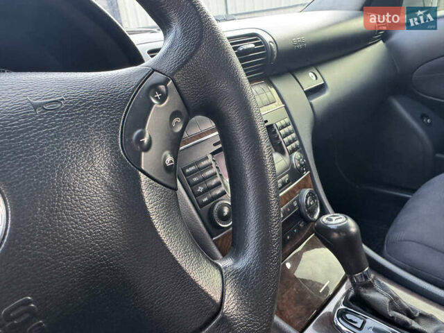 Сірий Мерседес Ц-Клас, об'ємом двигуна 2.2 л та пробігом 245 тис. км за 5550 $, фото 28 на Automoto.ua