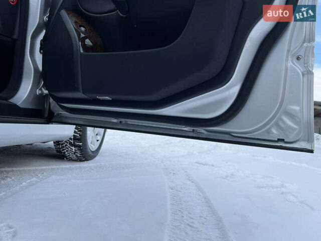 Серый Мерседес Ц-Класс, объемом двигателя 1.8 л и пробегом 162 тыс. км за 6850 $, фото 45 на Automoto.ua