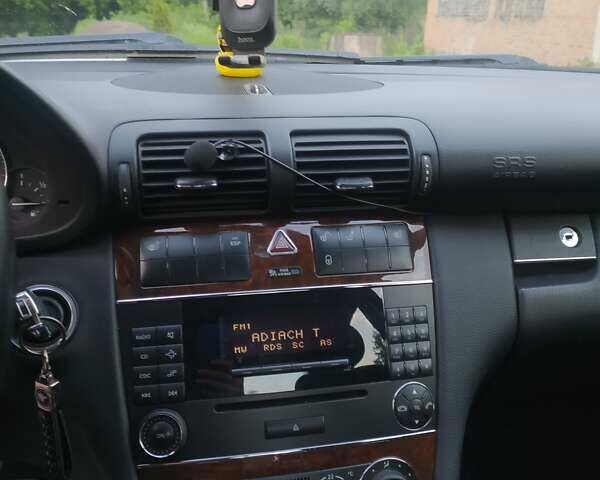 Сірий Мерседес Ц-Клас, об'ємом двигуна 1.8 л та пробігом 232 тис. км за 6800 $, фото 17 на Automoto.ua
