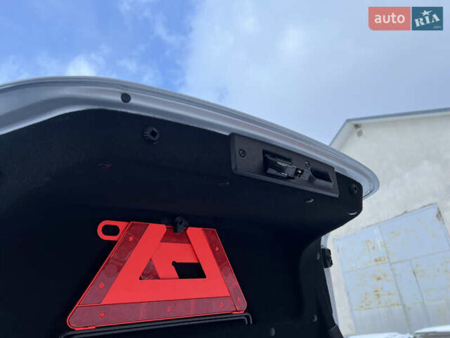 Серый Мерседес Ц-Класс, объемом двигателя 1.8 л и пробегом 162 тыс. км за 6850 $, фото 32 на Automoto.ua