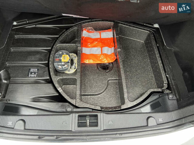 Сірий Мерседес Ц-Клас, об'ємом двигуна 1.8 л та пробігом 162 тис. км за 7299 $, фото 65 на Automoto.ua