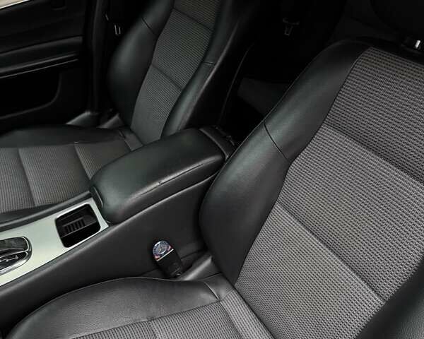 Серый Мерседес Ц-Класс, объемом двигателя 2.1 л и пробегом 260 тыс. км за 8500 $, фото 26 на Automoto.ua