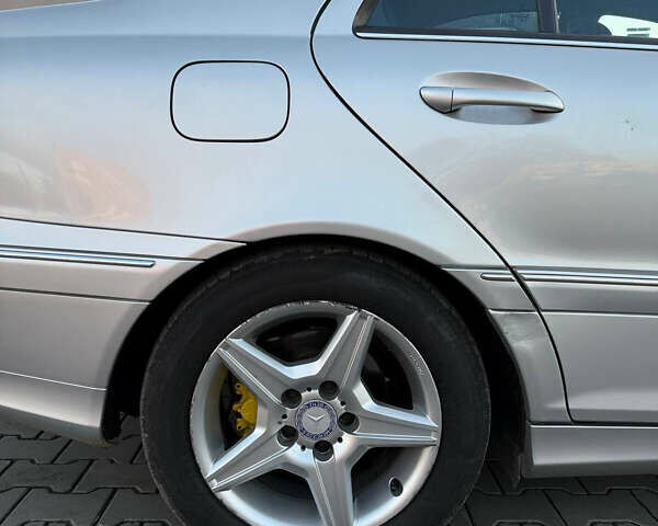 Серый Мерседес Ц-Класс, объемом двигателя 2.2 л и пробегом 287 тыс. км за 7500 $, фото 5 на Automoto.ua