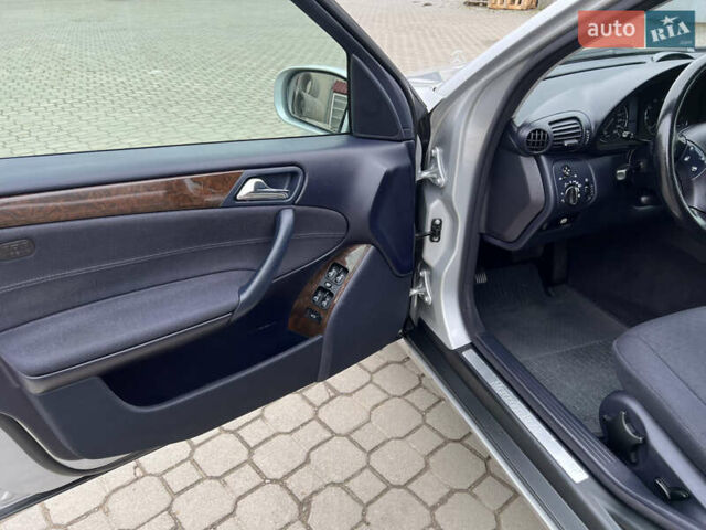Сірий Мерседес Ц-Клас, об'ємом двигуна 1.8 л та пробігом 162 тис. км за 7299 $, фото 41 на Automoto.ua