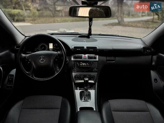 Серый Мерседес Ц-Класс, объемом двигателя 2.1 л и пробегом 260 тыс. км за 8500 $, фото 23 на Automoto.ua