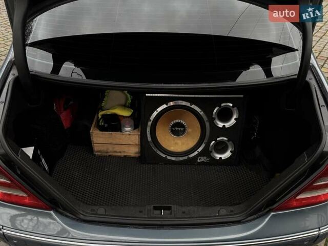 Серый Мерседес Ц-Класс, объемом двигателя 2.1 л и пробегом 260 тыс. км за 8500 $, фото 19 на Automoto.ua