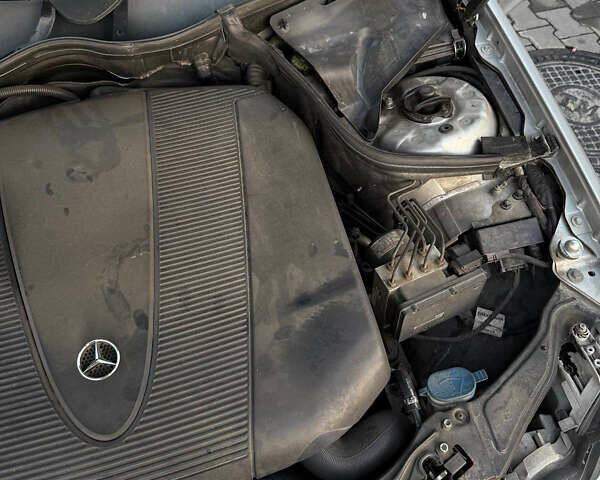 Серый Мерседес Ц-Класс, объемом двигателя 2.2 л и пробегом 287 тыс. км за 7500 $, фото 14 на Automoto.ua